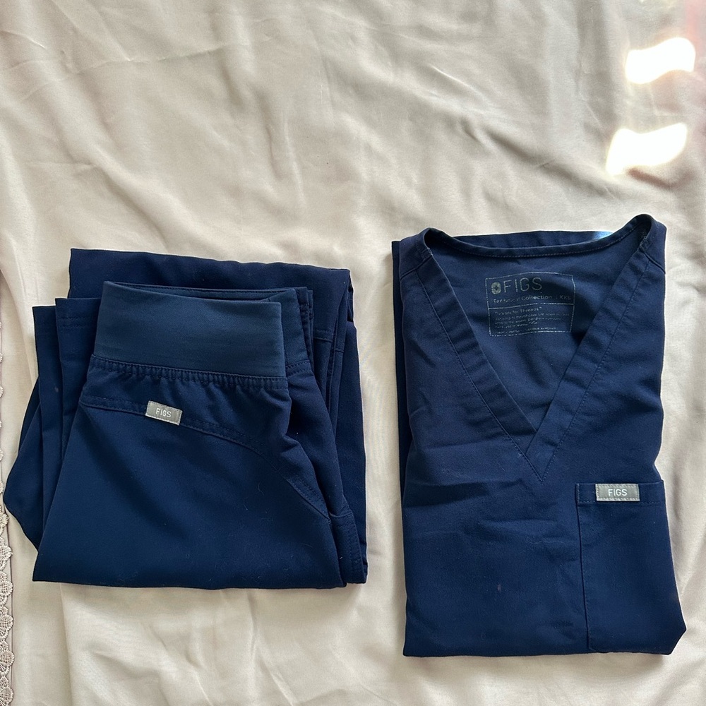 ❌SOLD❌ Figs Used High Waisted Kade Cargos XS Petite